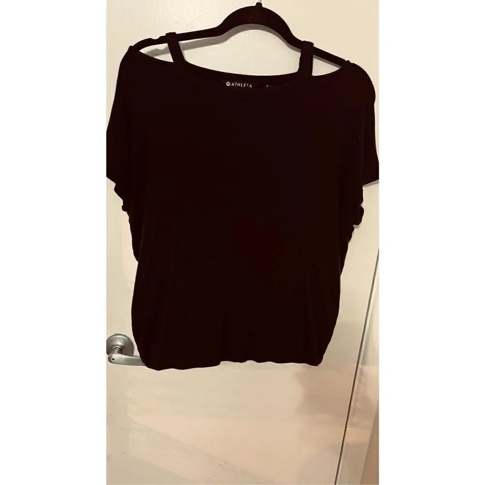 Athleta Black CUt out SHoulder Cap Sleeve Shirt Size S
